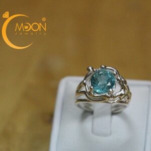 Nhẫn đính đá Topaz