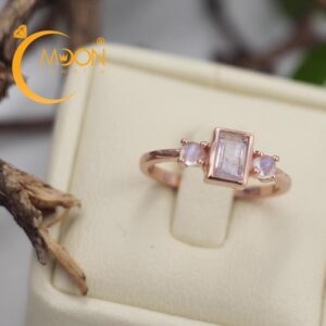 Nhẫn đính đá Moonstone (N0077)
