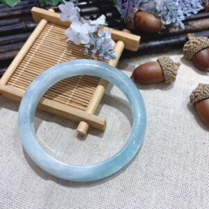 Vòng kiềng Aquamarine