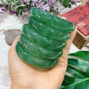 Vòng kiềng thạch anh dâu xanh