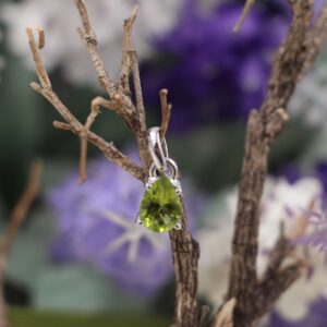 Mặt dây chuyền  đá Peridot (M0079)