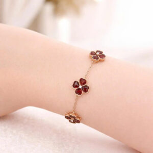 Lắc Tay Đính Đá Garnet thiên nhiên - Cỏ 4 Lá (LB0234)